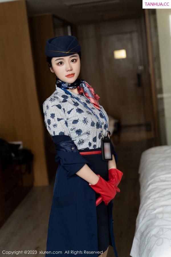   [XiuRen]高清写真图 2023.05.24 No.6790 汐汐爱吃草莓 制服美臀第13张图片
